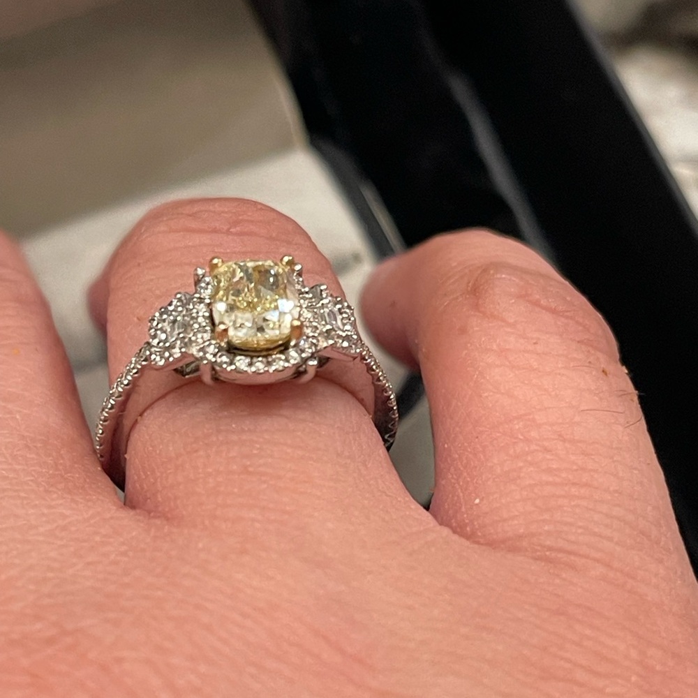 Elegant diamond  Ring